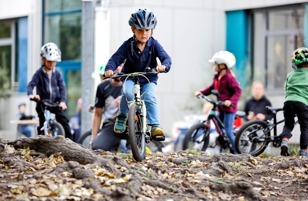 ADAC: Kinderfahrräder im ADAC Test: Sicherheitsmängel und technische Schwächen bei einigen Modellen / Beim Kauf auf Qualität und Sicherheit achten