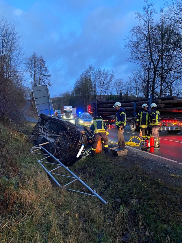 FF Olsberg: Unfall am Autobahnzubringer BAB46 in Olsberg