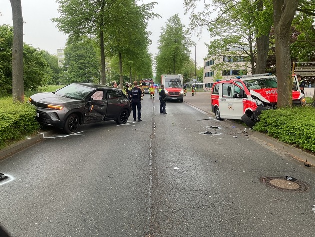 FW-DO: Verkehrsunfall mit Notarzteinsatzfahrzeug