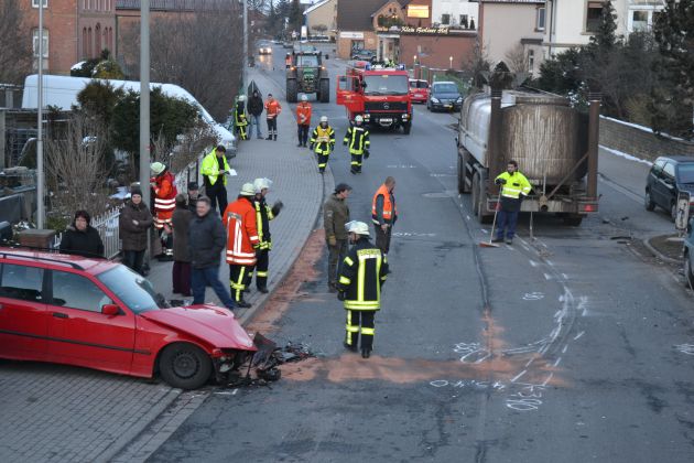 POL-HI: Söhlde/ Hoheneggelsen - Schwerer Verkehrsunfall in Ortsdurchfahrt mit einer Schwerverletzten