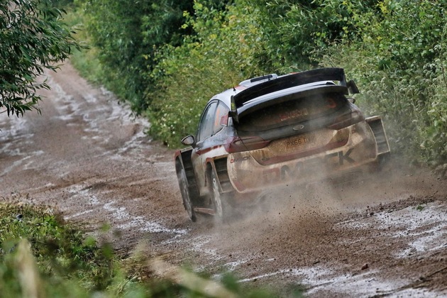 Ford Fiesta WRC-Pilot Tänak verpasst Rallye Polen-Sieg knapp, Ogier wird Dritter (FOTO)