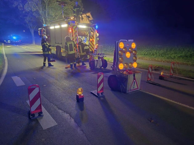 FW Sonsbeck: Auslaufende Betriebsmittel nach Verkehrsunfall