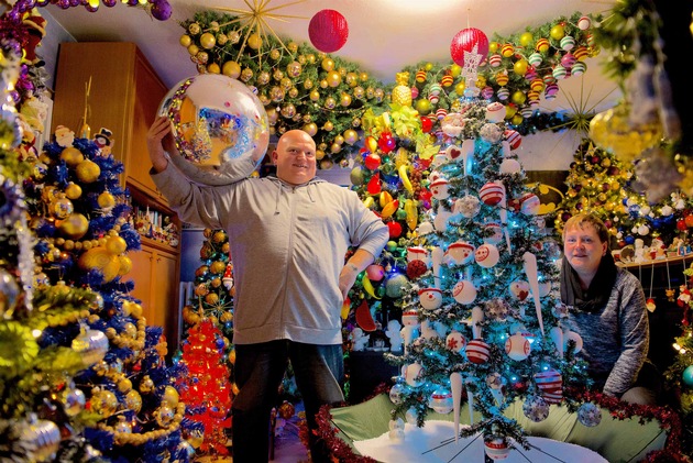 Weihnachts-Deko extrem - Ehepaar aus Rinteln schafft Weihnachtsbaum-Weltrekord