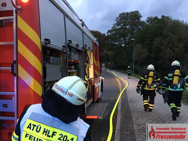 FW-PL: OT-Kückelheim. Ungewöhnliche Geräusche aus Kanalisation sorgten für Feuerwehreinsatz.