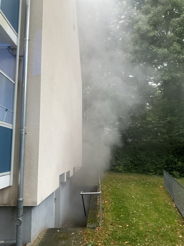 FW-DO: Brand im Keller eines Mehrfamilienhauses - zwei Verletzte durch Brandrauch