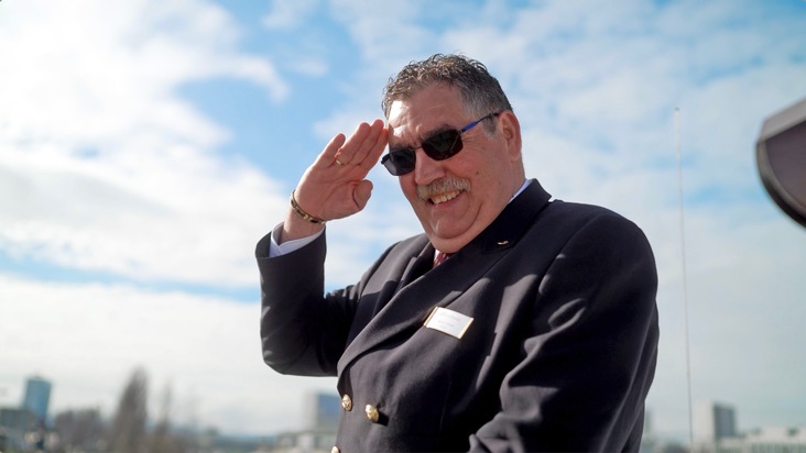 Excellence Cruises: Excellence Crown - neuer Schweizer Hybrid-Flussliner legt ab