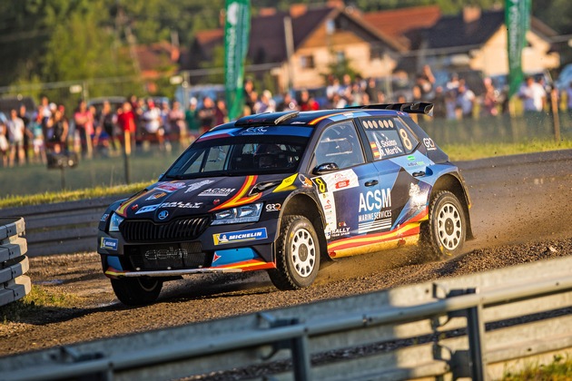 Rallye Polen: Andreas Mikkelsen erobert im ŠKODA FABIA Rally2 evo den zweiten Platz