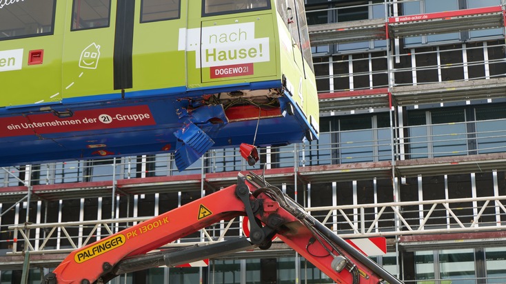 FW-DO: Ergänzung: FW-DO: Unfall zwischen H-Bahn und Autokran am Campus Nord - Bilddokumentation