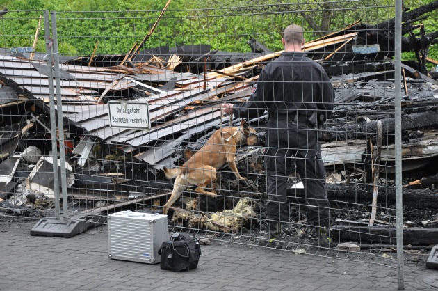 POL-WL: Noch keine konkreten Hinweise auf Brandursache ++ Neu Wulmstorf - Essenlieferant verletzt ++ Wistedt - Spielhaus zerstört ++ Und weitere Meldungen