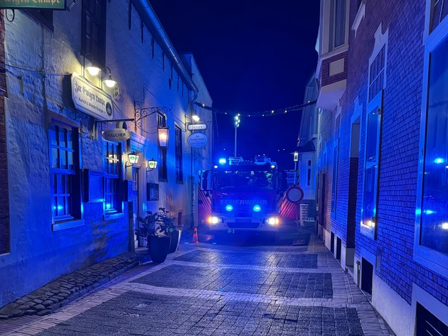 FW-AUR: Zwei Einsatzstellen inmitten der Stadt