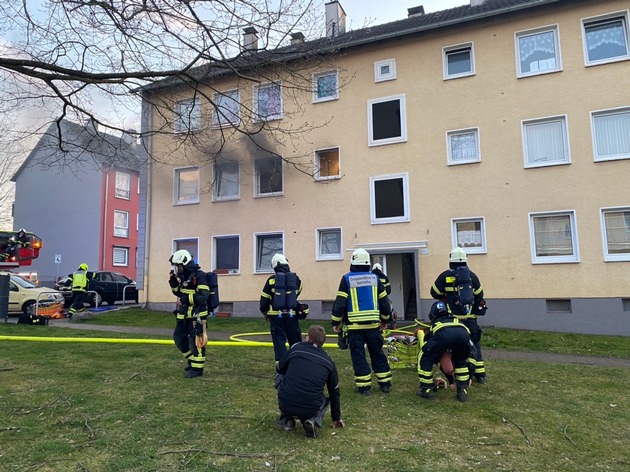 FW-MK: Zwei Personen bei Wohnungsbrand verletzt