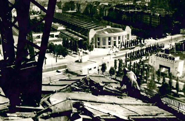 Messe Berlin GmbH: 90 Jahre Berliner Funkturm: Vom Antennenträger zum Wahrzeichen der Hauptstadt - Über 17,3 Millionen Besucher in der wechselvollen Geschichte des "Langen Lulatsch"