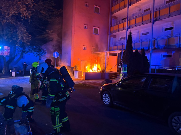 FW-MK: N&auml;chtlicher Brand an einem Geb&auml;ude am "Sonnenweg"