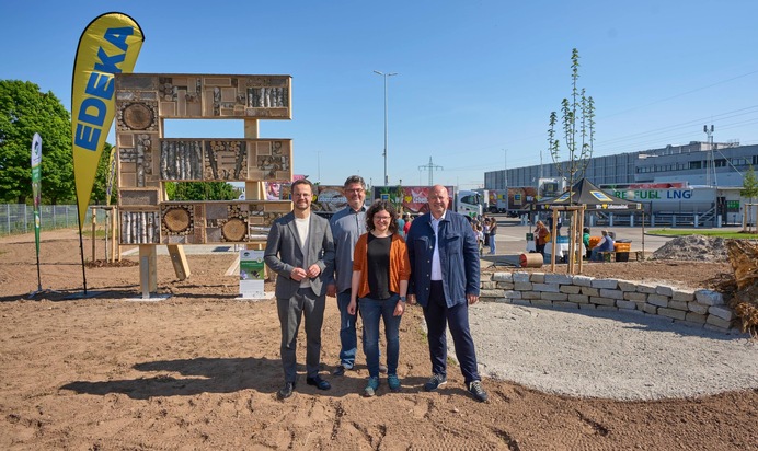Presse-Information: Buntes Biotop auf 2.000 Quadratmetern