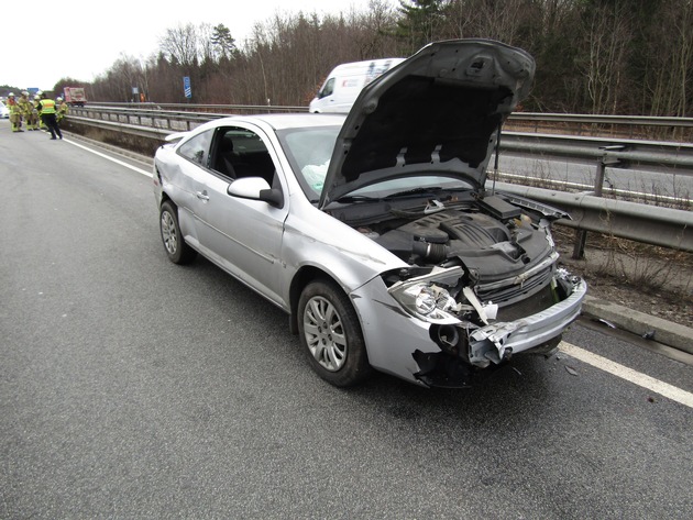 POL-PDKL: A6/Kaiserslautern, Kollision nach Fahrstreifenwechsel