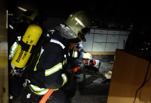 FW-GE: 3 Verletzte bei Feuer in Bulmke-Hüllen
