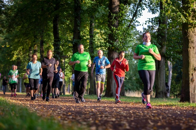 AOK-Laufschule startet wieder in Magdeburg: Laufen in der Gruppe macht mehr Spaß