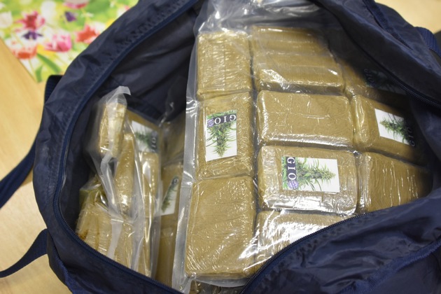 ZOLL-E: Zollfahndung und Staatsanwaltschaft Kleve zerschlagen internationale Drogenbande - drei Personen festgenommen, - Sicherstellung von 130 kg Haschisch und über 88 kg Heroin