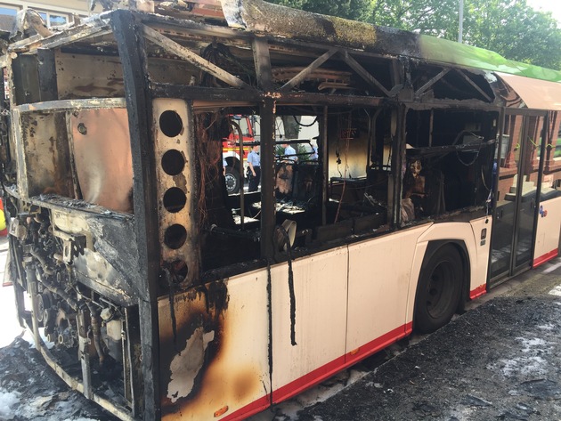 FW-GE: Brand eines Linienbusses in Rotthausen