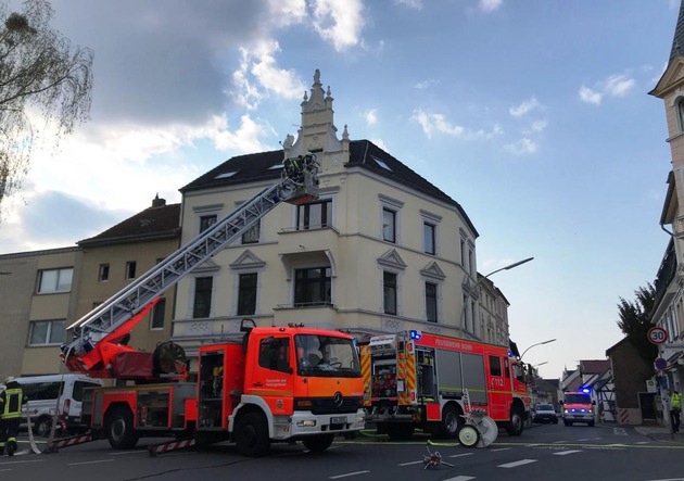 FW-BN: Wohnungsbrand in Bonn-Dottendorf - Brandausbreitung konnte verhindert werden.