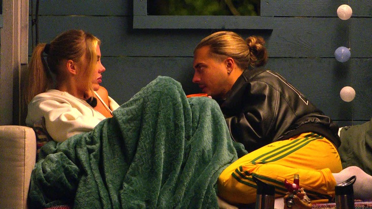 Stallarbeit, Flirts &amp; Fehltritte: So beginnt der &quot;Der Promihof&quot;