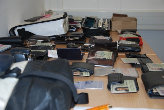 POL-GOE: (755/2010) Mehr als 80 Geldbörsen bei Aufräumarbeiten entdeckt - Mutmaßlicher Taschendieb von Polizei festgenommen
