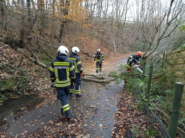 FW-EN: Mehrere Einsätze am Wochenende für die ehrenamtlichen Einsatzkräfte