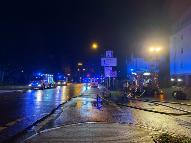 FW Mettmann: Wohnungsbrand in einem Mehrfamilienhaus