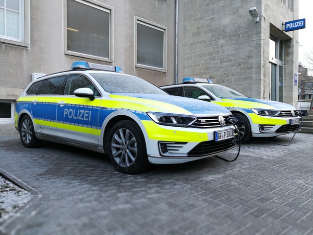 POL-BS: Positives Fazit: Forschungsprojekt &quot;lautlos&amp;einsatzbereit&quot; zu Elektromobilität zeigt viele zukünftige Einsatzbereiche bei der Polizei Niedersachsen