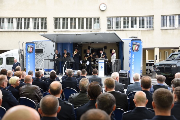 POL-E: Essen: Festakt zum 40-jährigen Bestehen der Spezialeinheiten Essen
-	Innenminister Reul würdigt Verdienste der Elitepolizisten