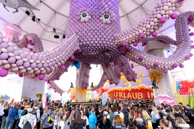 Riesiger Luftballon-Oktopus bei Festival Glücksgefühle 24 – schauinsland-reisen holt Weltrekord zurück nach Deutschland