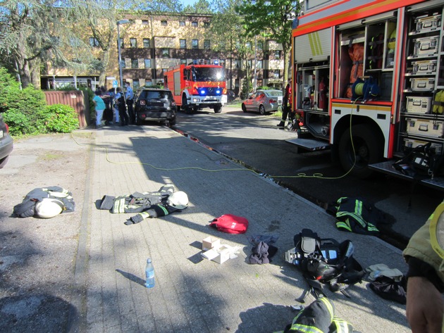 FW-MH: Wohnungsbrand in Mülheim-Speldorf. Eine schwerverletzte und eine leicht verletzte Person.
