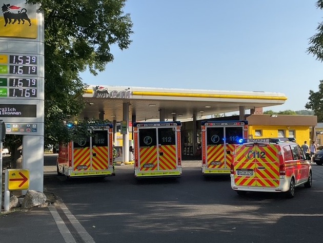 FW-BN: Auffahrunfall mit 3 verletzten Personen