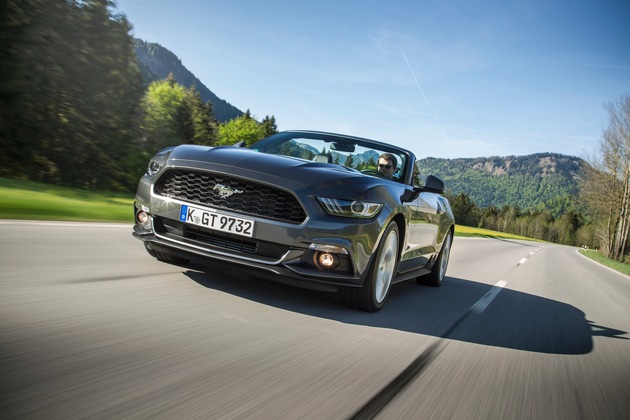 Ford Mustang im ersten Halbjahr meistverkaufter Sportwagen der Welt: Fastback mit V8-Motor in Race-Rot in Europa besonders nachgefragt (FOTO)