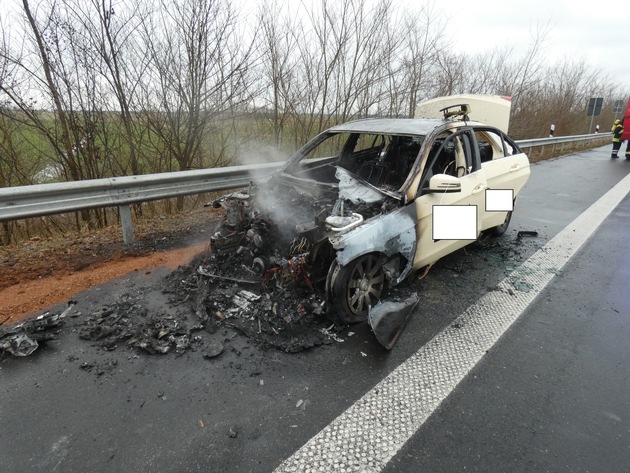POL-OL: ++Pkw brennt auf A 29 vollständig aus - Autofahrer missachten Sperrung++