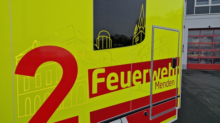 FW Menden: Feuerwehr Menden setzt auf Gelb - Mehr Sichtbarkeit für Rettungseinsätze