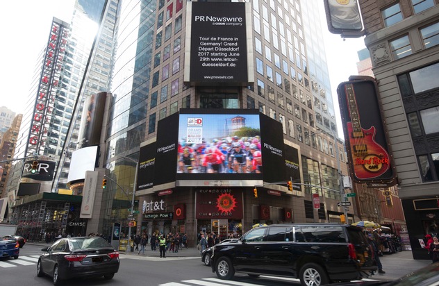 Landeshauptstadt Düsseldorf: Grand Départ Düsseldorf 2017 am New Yorker Times Square / Werbung für den Start der Tour de France