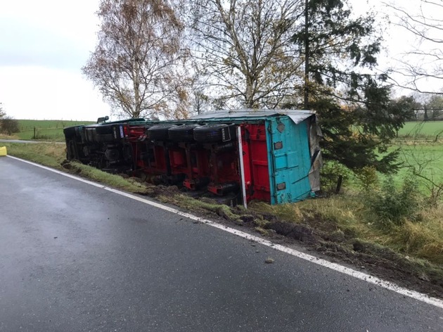 FW-Stolberg: Schwerer Verkehrsunfall mit Sattelschlepper