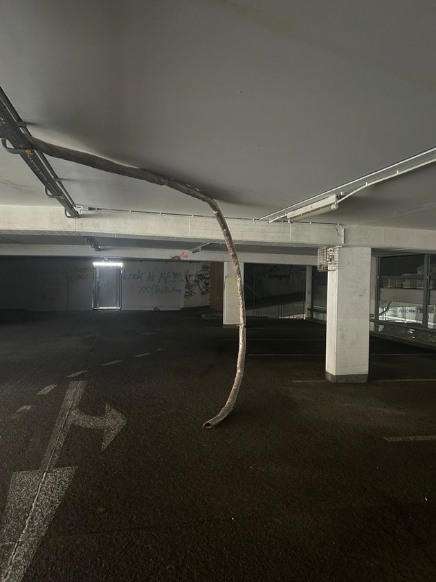 POL-PDWIL: Erneute Sachbeschädigung im Parkhaus Teichstraße / Monthermeerstraße