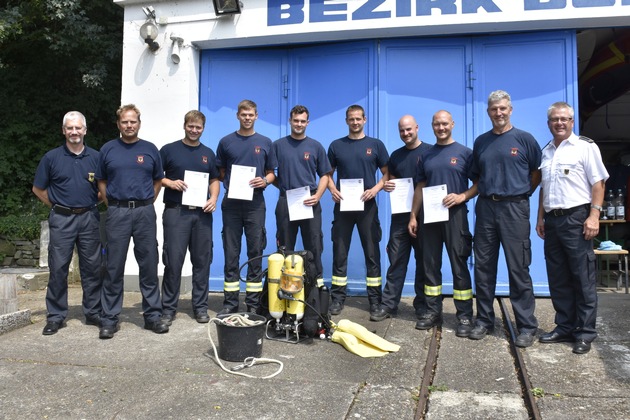FW-DO: Sechs neue Feuerwehrtaucher ausgebildet