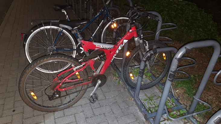 POL-PDMY: Suche nach Eigentümer von zwei Fahrrädern