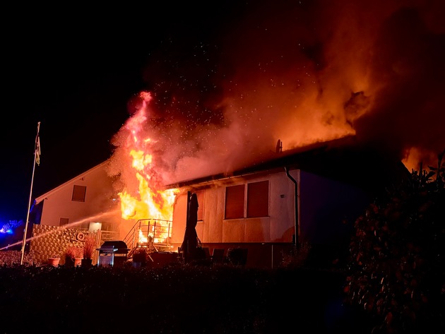 FW-OE: Gebäudevollbrand in Attendorn-Biekhofen