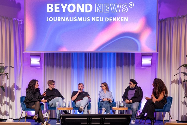 150 junge Journalistinnen und Journalisten formulieren bei der Konferenz BEYOND NEWS sieben Forderungen für ihre Branche