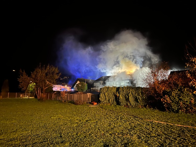 FW-Lohmar: Brand an einem Einfamilienhaus