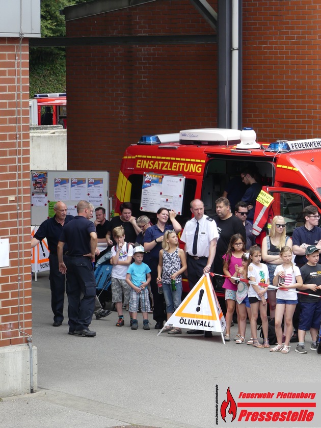 FW-PL: OT-Stadtmitte. Tag der offenen Tür ein toller Erfolg der Plettenberger Feuerwehr.