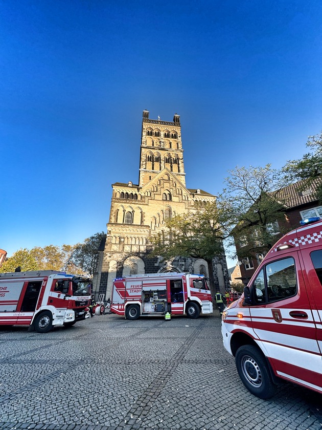 FW-NE: Schwelbrand in Heizungsanlage des Quirinus Münster | Umfangreiche Entrauchungsmaßnahmen