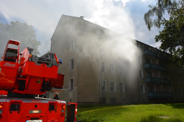 FW-MH: Wohnungsbrand mit verletzter Person