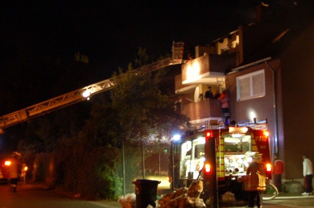 POL-STH: Brand im Mehrfamilienhaus Bewohner entgehen knapp einer Katastrophe
