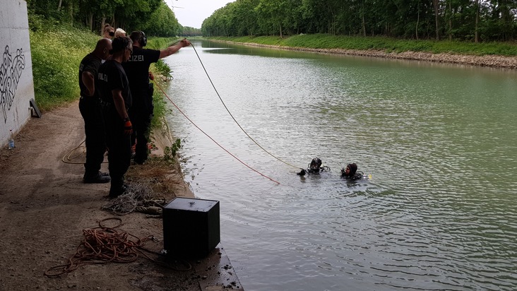 POL-HI: Polizeitaucher finden Diebesgut im Mittellandkanal