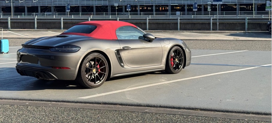 POL-H: Zeugenaufruf: Porsche Boxter mit auffälliger Dachfarbe entwendet